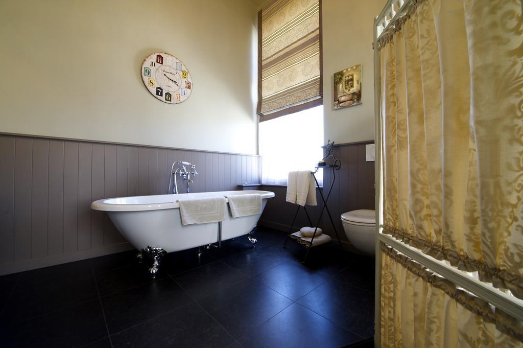 Le Petit Chateau Vaartdijk Leffinge Room photo